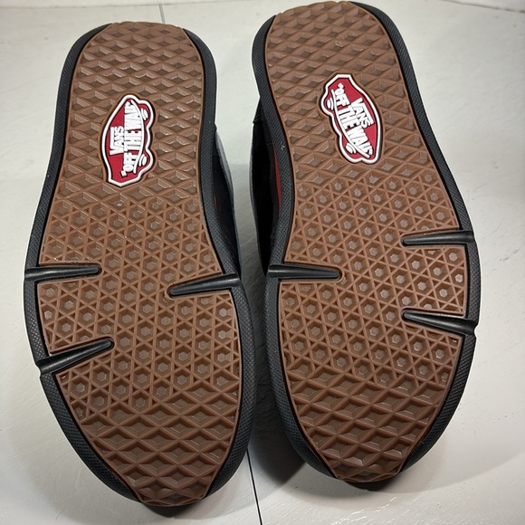 NWT Vans Rowley XLT Skateboard Shoes Women’s 7 Men’s 5.5 - Picture 9 of 10